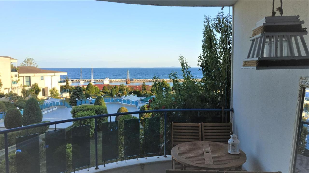 Baratero Vlas Marina Apartment Sveti Vlas Eksteriør billede