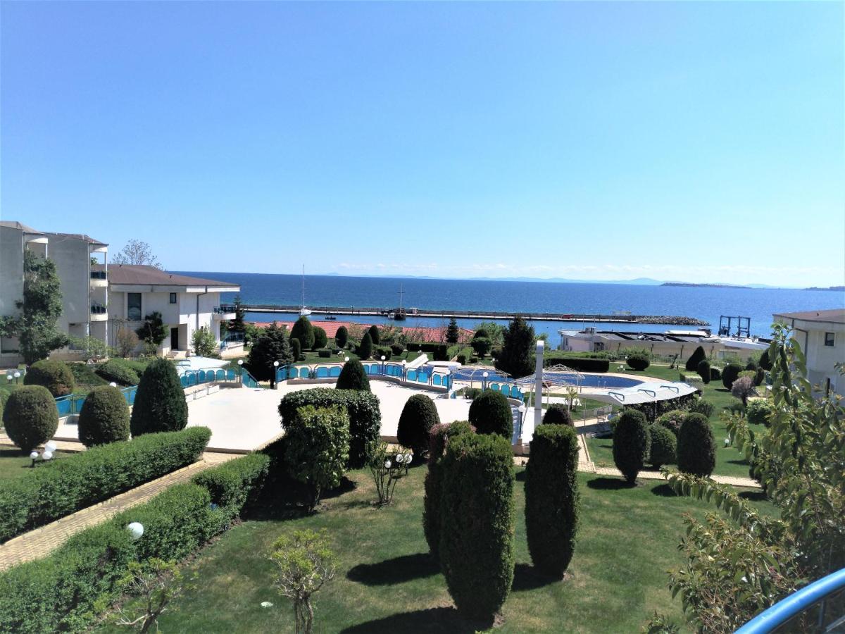 Baratero Vlas Marina Apartment Sveti Vlas Eksteriør billede