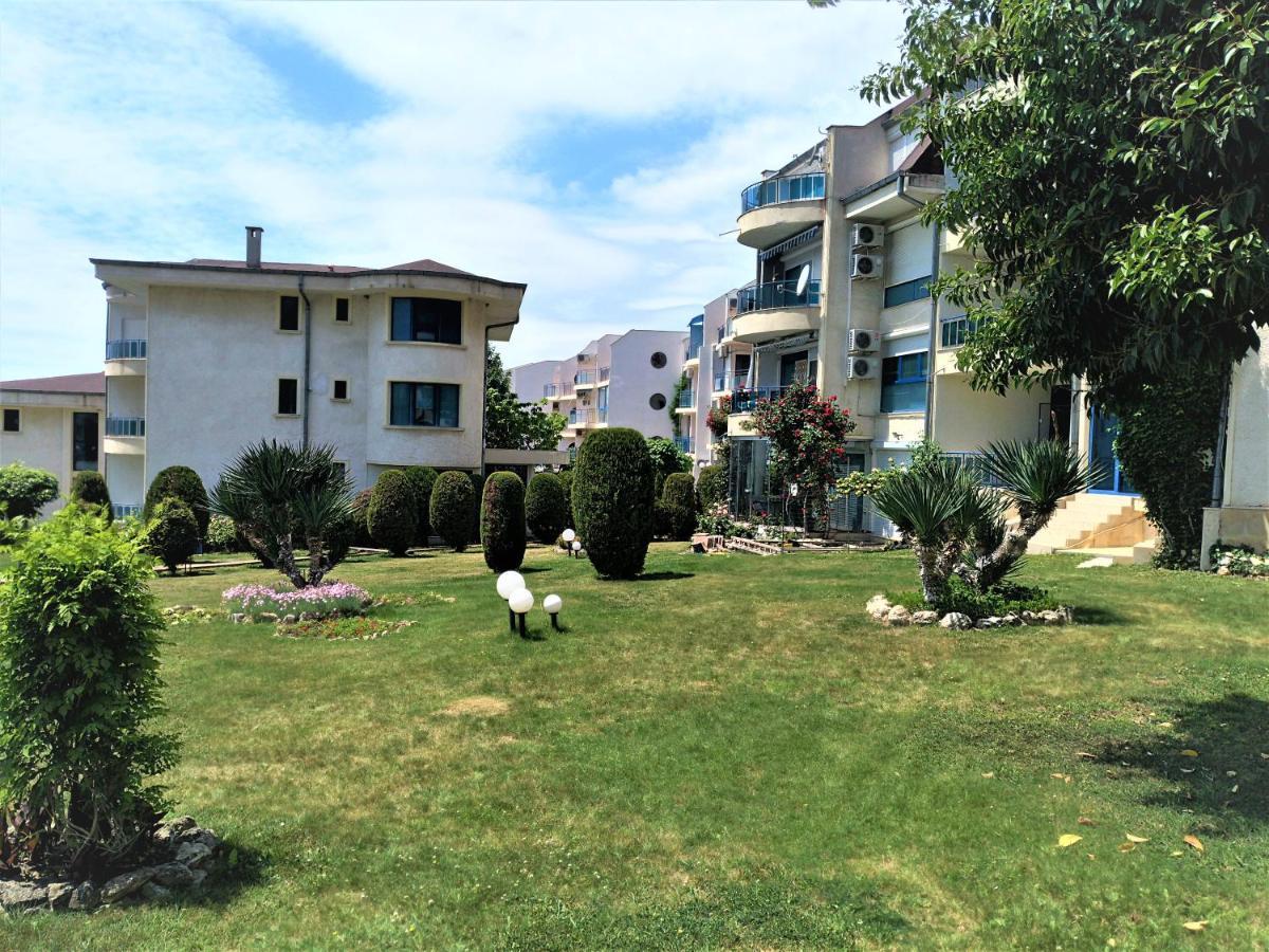 Baratero Vlas Marina Apartment Sveti Vlas Eksteriør billede