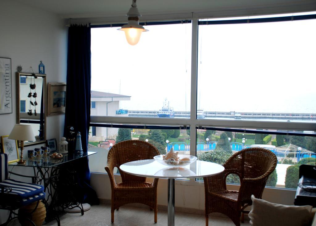 Baratero Vlas Marina Apartment Sveti Vlas Eksteriør billede