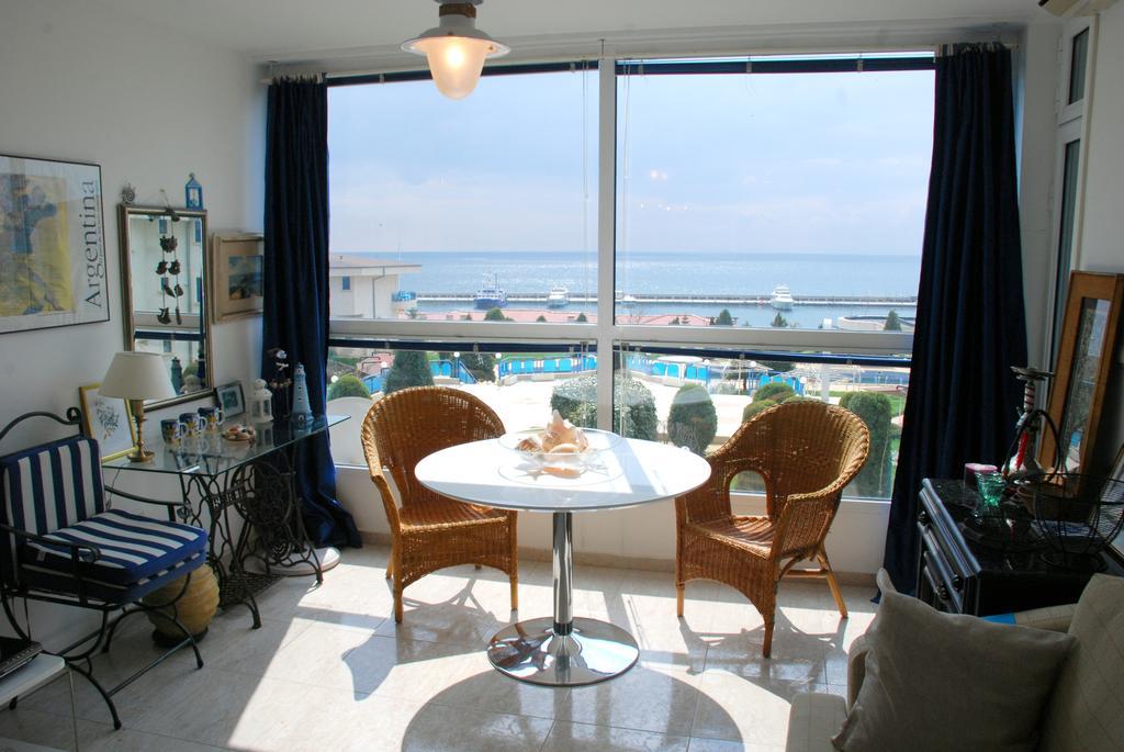 Baratero Vlas Marina Apartment Sveti Vlas Eksteriør billede