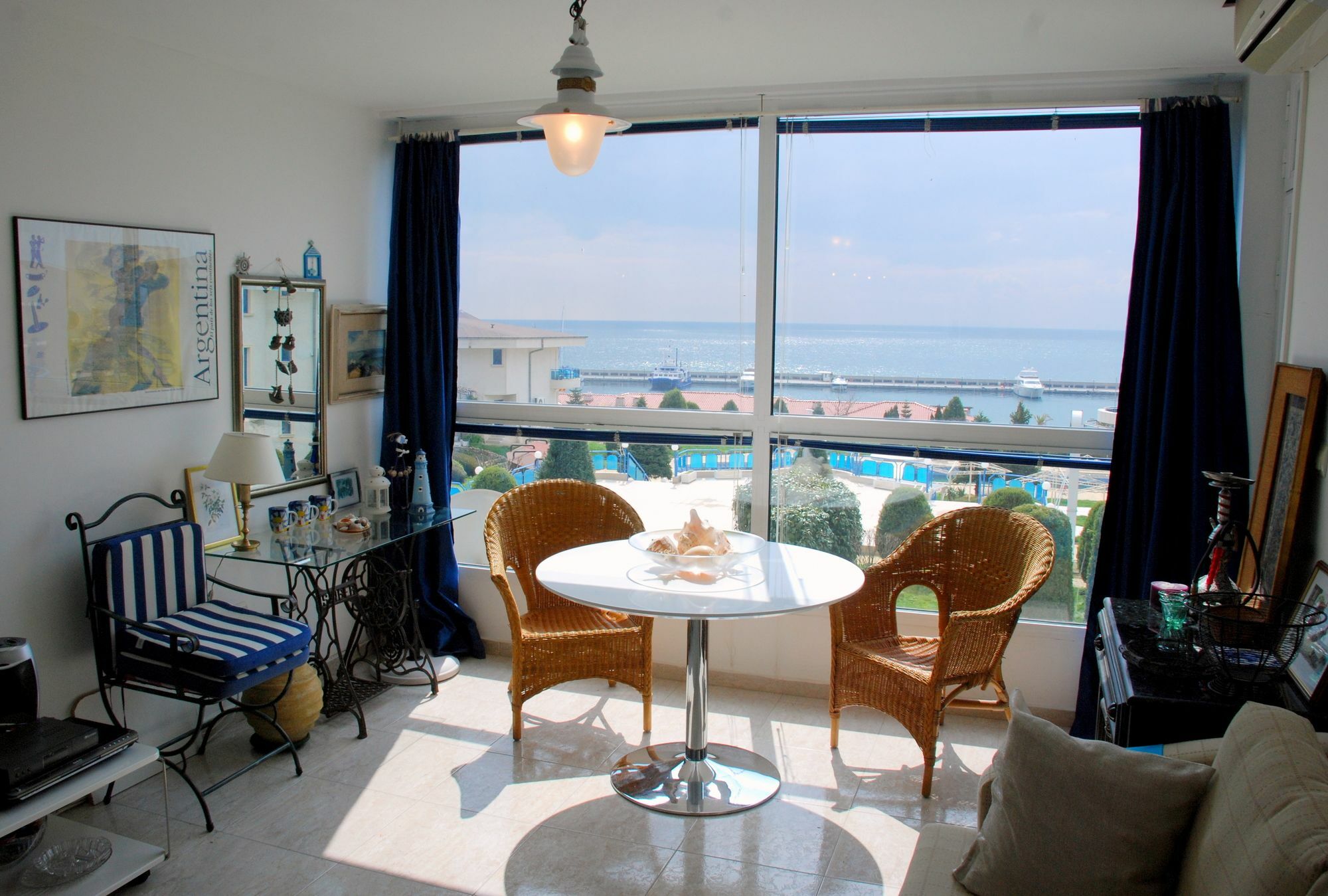 Baratero Vlas Marina Apartment Sveti Vlas Eksteriør billede